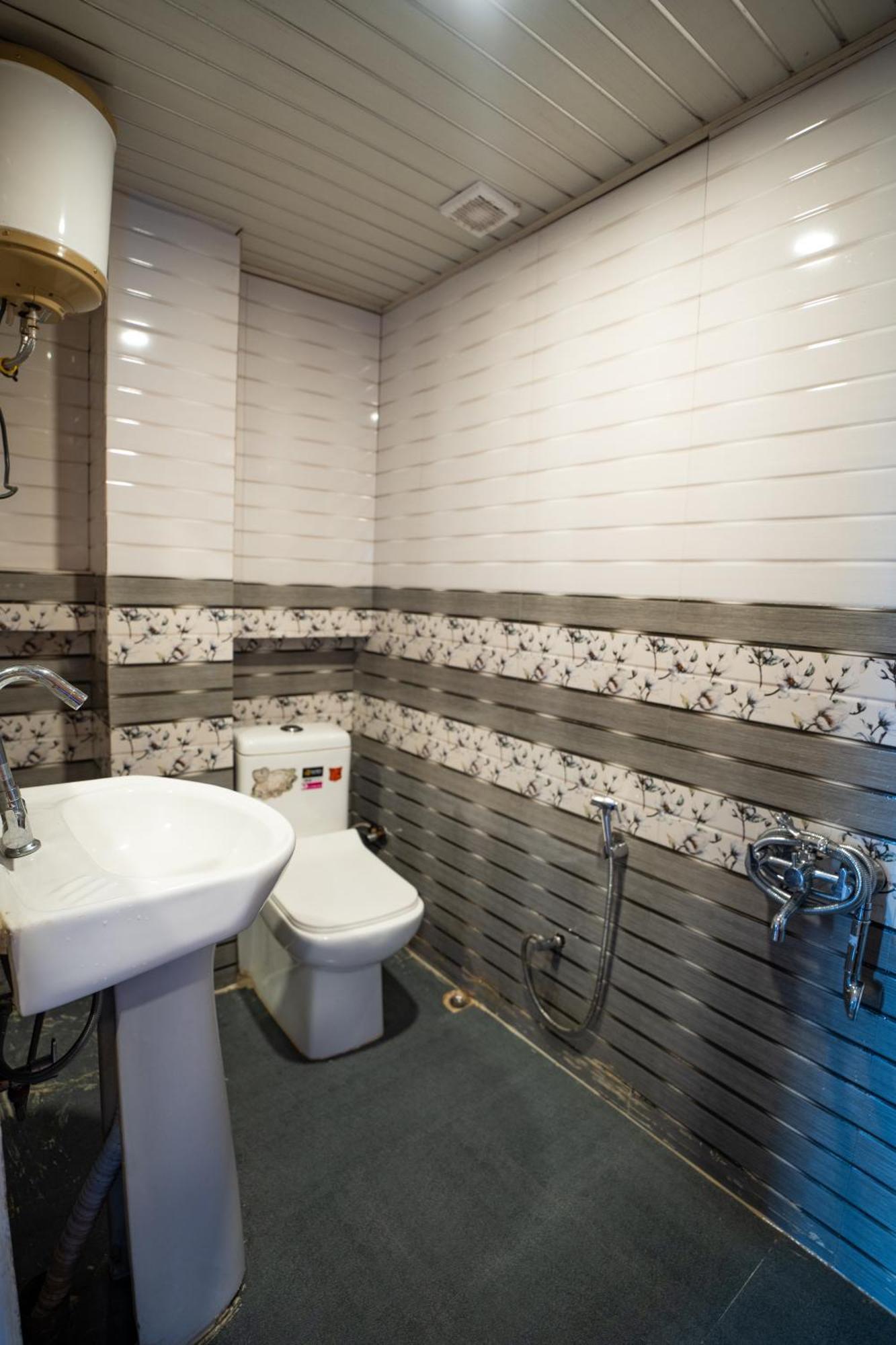 دارجيلنغ Monratino Himadrie -2 Mins Walk From Mall Road - All Rooms Have Kanchenjunga Mountain View المظهر الخارجي الصورة