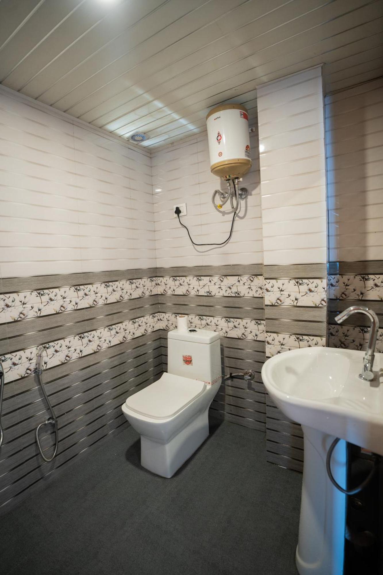 دارجيلنغ Monratino Himadrie -2 Mins Walk From Mall Road - All Rooms Have Kanchenjunga Mountain View المظهر الخارجي الصورة